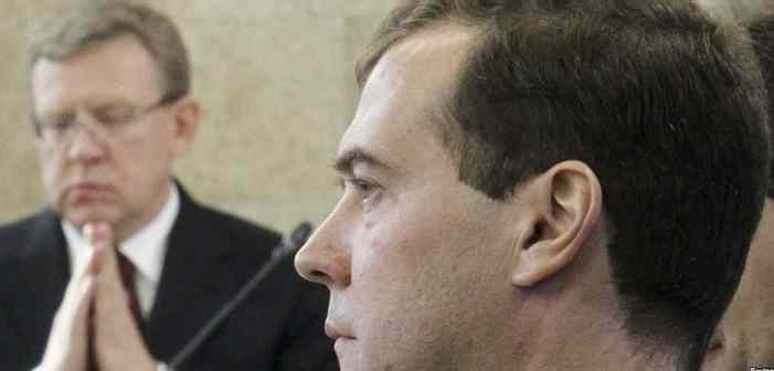 Удержать кресло: В партии Медведева раскритиковали программы реформ Кудрина и Титова 