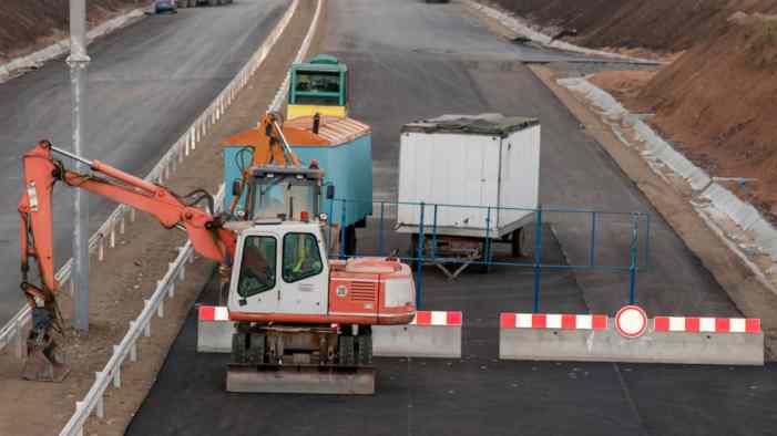 Путин: на строительство дорог в регионах РФ выделят больше денег