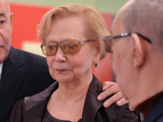 Погибшая под электричкой внучка Хрущева перед трагедией лечила глаза