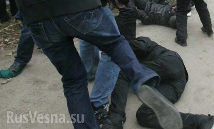 На Западной Украине избили «атошника» с протезом (ВИДЕО)