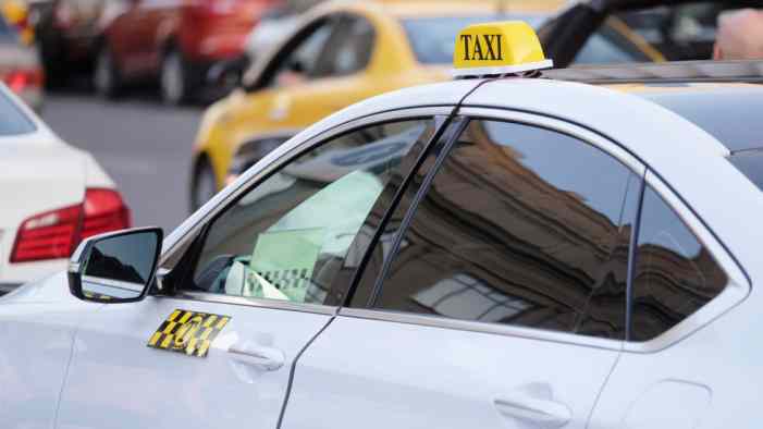 Таксистов хотят контролировать с помощью тахографов