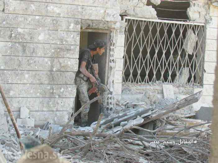 Городские бои: Спецназ САА с собаками выискивает норы боевиков и отвоевывает кварталы под Дамаском (ФОТО)