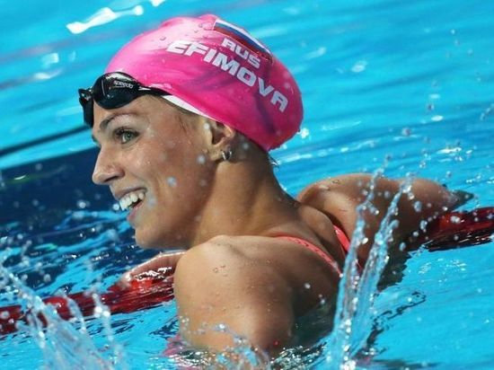 Пловчиха Ефимова вновь проиграла обидевшей ее американке Кинг 