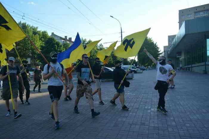 Марш под свастиками прошел в центре Николаева 
