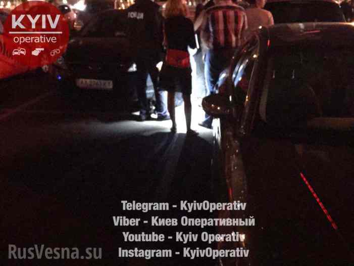 Типичная Украина: В Киеве возле торгового центра человека расстреляли из автомата (+ФОТО, ВИДЕО)