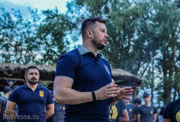 Воспитать нациста: «Азов» открыл новую смену детского лагеря (ФОТО, ВИДЕО) Воспитать нациста: «Азов» открыл новую смену детского лагеря (ФОТО, ВИДЕО)