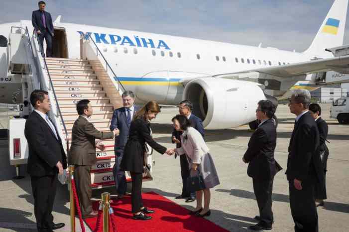 В Киеве рассказали, в какую сумму обошлись загранкомандировки Порошенко 