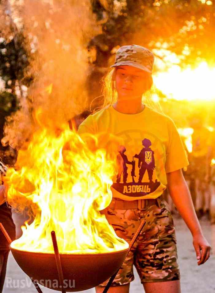 Воспитать нациста: «Азов» открыл новую смену детского лагеря (ФОТО, ВИДЕО) Воспитать нациста: «Азов» открыл новую смену детского лагеря (ФОТО, ВИДЕО)