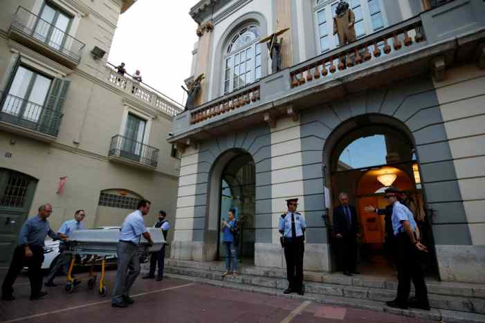 В Испании эксгумировали останки Сальвадора Дали (ФОТО, ВИДЕО)