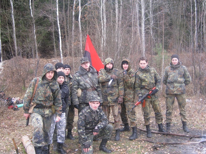 Лагеря подготовки боевиков-бандеровцев меняют географию: Прицел на Польшу и Венгрию? 