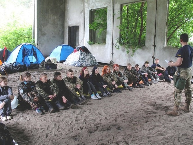 Лагеря подготовки боевиков-бандеровцев меняют географию: Прицел на Польшу и Венгрию? 