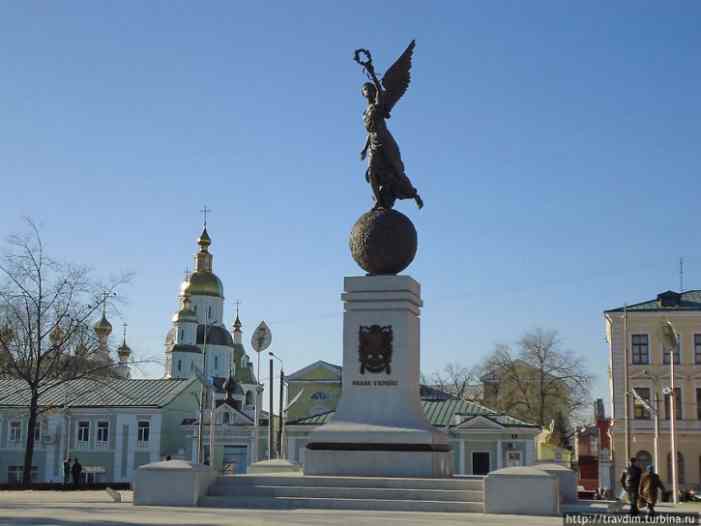 В Харькове устанавливают очередной памятник вопреки воле местных жителей 