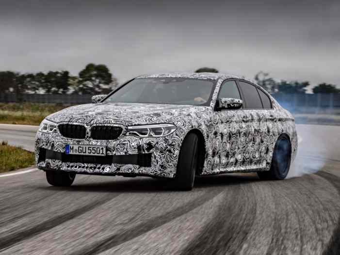 BMW готовится к дебюту культового седана M5 F90