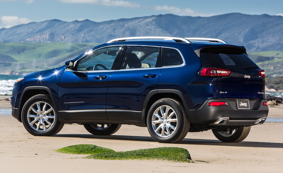 Фотошпионы раскрыли фейслифтинг Jeep Cherokee 2019 Фотошпионы раскрыли фейслифтинг Jeep Cherokee 2019