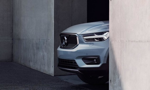 Volvo показала серийный кроссовер XC40