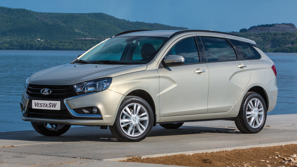 Спрос на Lada Vesta SW и Vesta SW Cross разделится поровну