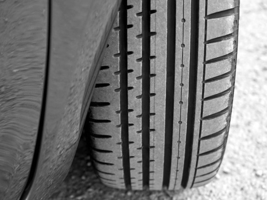 Не пивший 15 лет житель Екатеринбурга спьяну проколол колеса 31 машины Не пивший 15 лет житель Екатеринбурга спьяну проколол колеса 31 машины