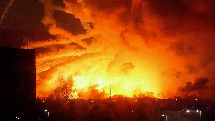 Вотчину Порошенко сотрясают мощные взрывы: Срочная эвакуация населения 