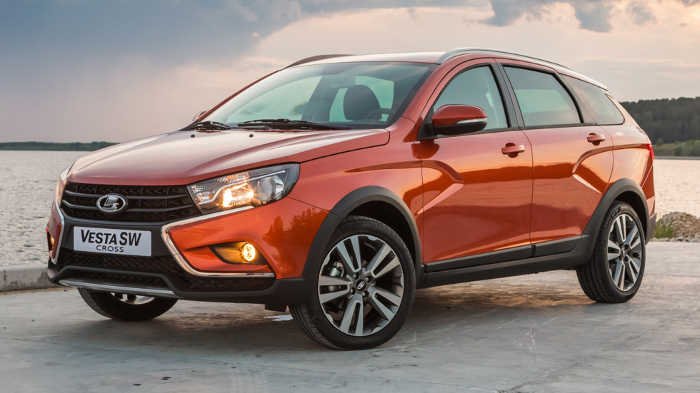 Спрос на Lada Vesta SW и Vesta SW Cross разделится поровну