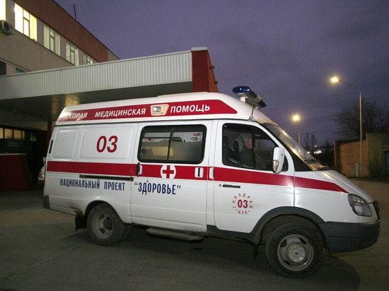 В Москве Mercedes с «мигалкой» сбил насмерть сотрудника ГИБДД