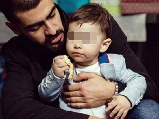 После гибели сына рэпер Miyagi разгромил подъезд своего дома