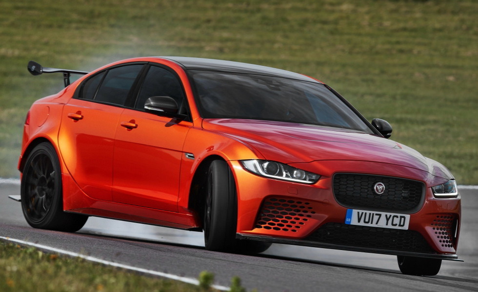 Новый Jaguar XE SV Project 8 пытается побить рекорд Нюрбургринга