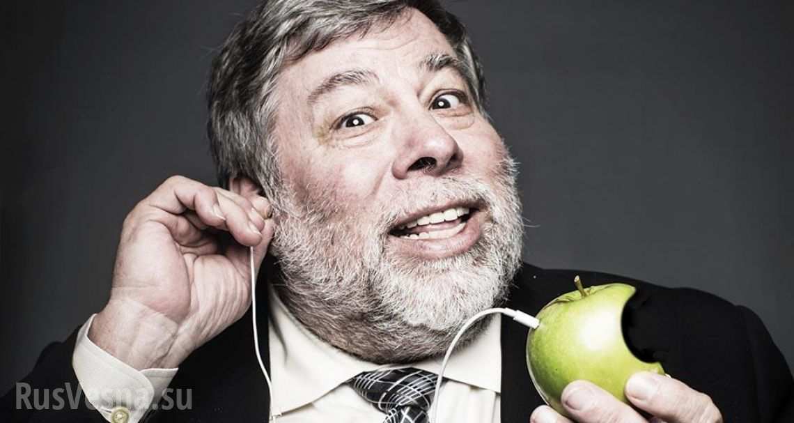 Взломать мозг: основатель Apple рассказал, сможет ли компьютер полюбить человека (ВИДЕО)