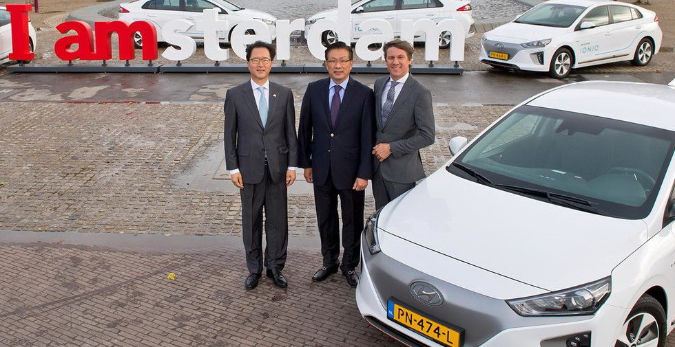 Hyundai запустил каршеринг электромобилей IONIQ в Амстердаме