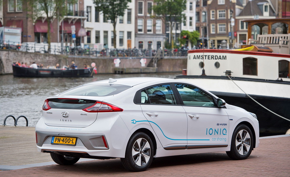 Hyundai запустил каршеринг электромобилей IONIQ в Амстердаме