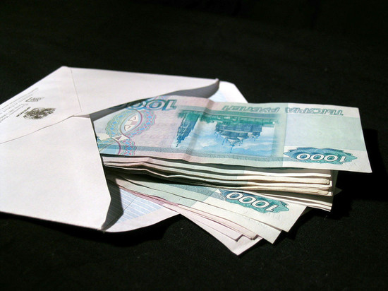 Треть зарплат россияне получают в конвертах