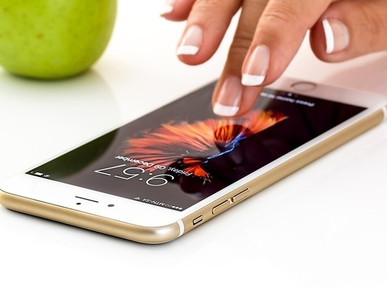 В Японии изобрели самовосстанавливающееся стекло для экрана смартфонов