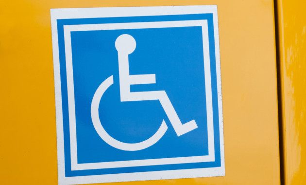 ФЗ, касающийся парковочных мест для инвалидов, подписал Путин