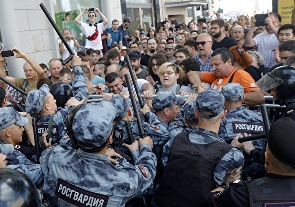 Более 300 тыс. человек подписали петицию с требованием о прекращении 