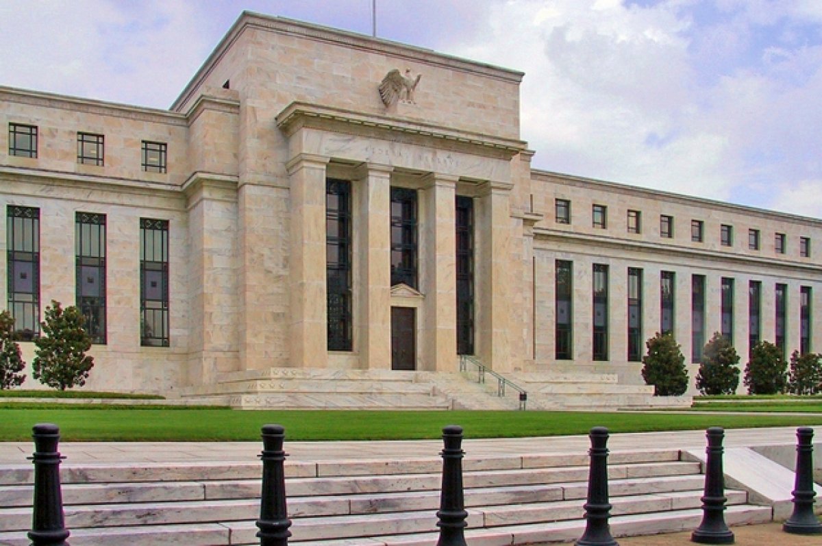 ФРС США сохранила ключевую ставку на уровне 5,25-5,5% годовых